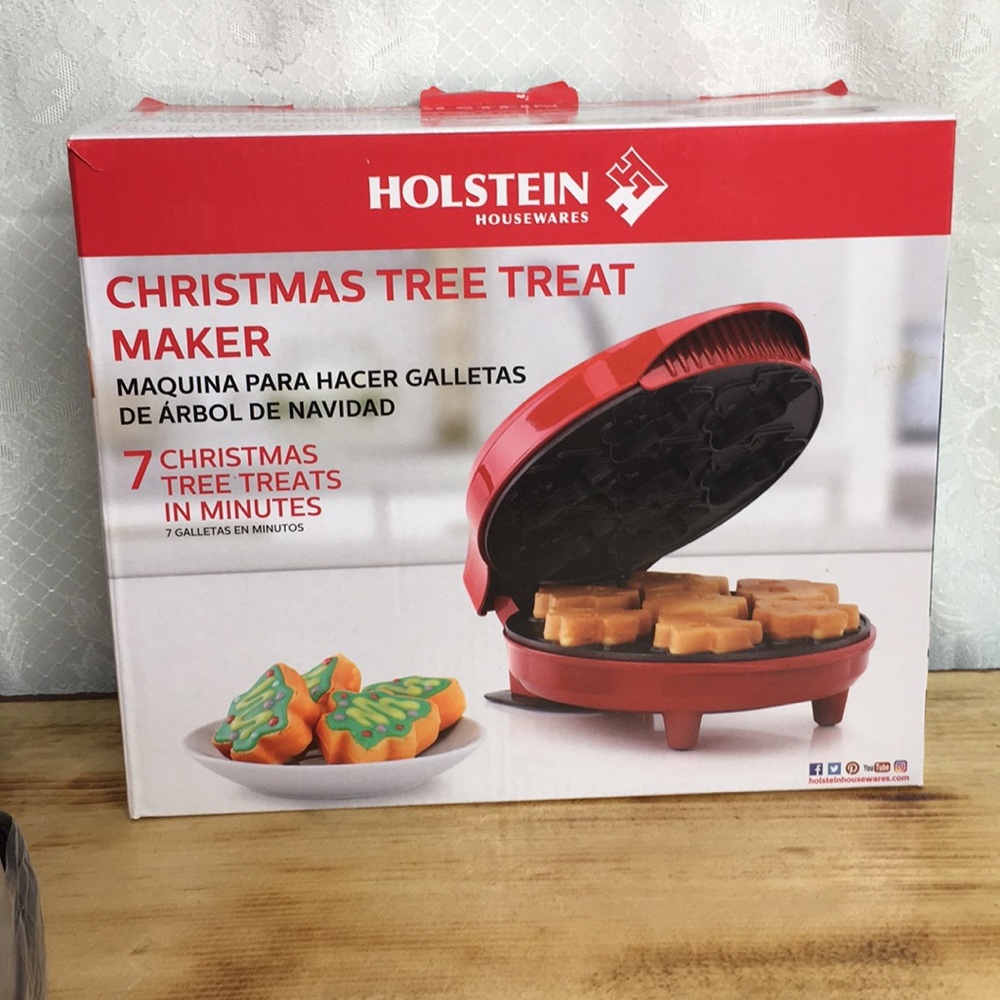 Christmas tree treat maker